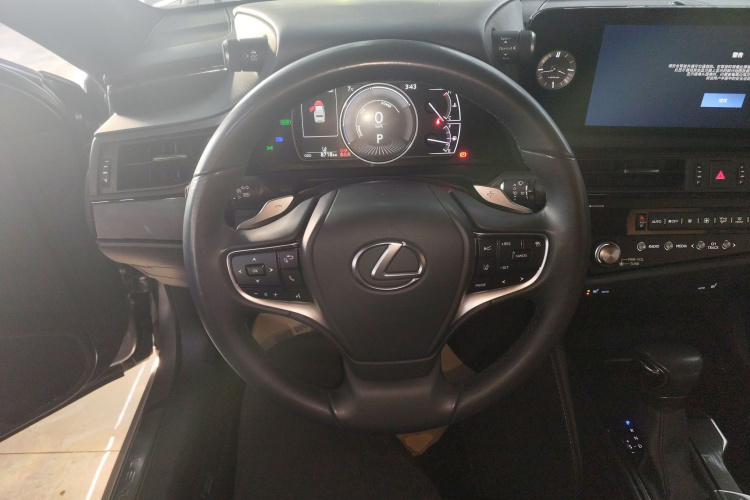 雷克萨斯ES 2022款 300h 卓越版中控内饰13