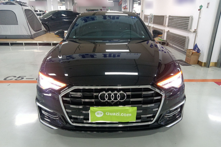 奥迪A6L 2022款 55 TFSI quattro 尊享动感型车身外观2