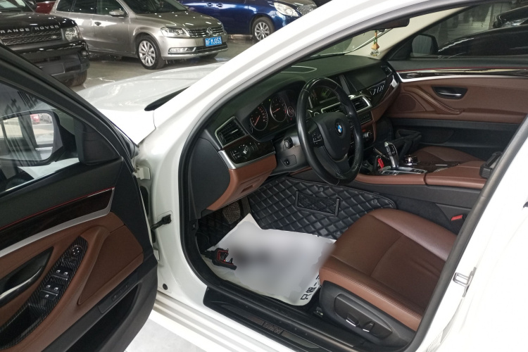 宝马5系 2017款 525Li 领先型中控内饰20