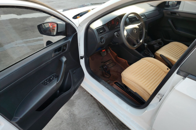 大众 桑塔纳 2019款 1.5L 自动风尚版 国VI中控内饰20