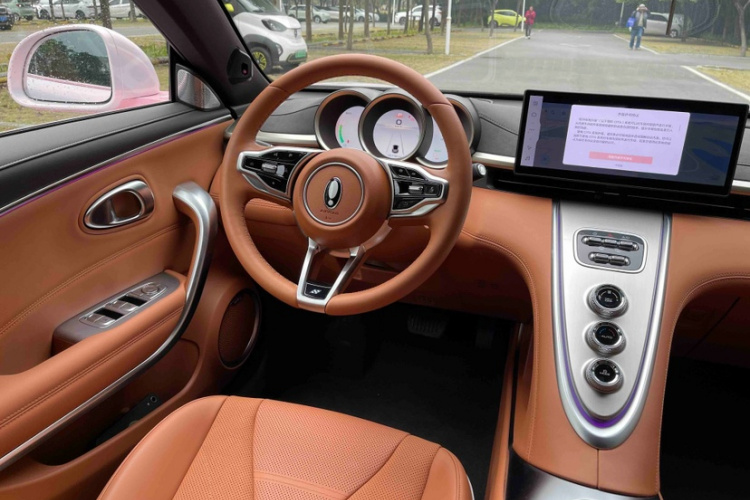 欧拉闪电猫 2022款 555km 尊贵版中控内饰7004