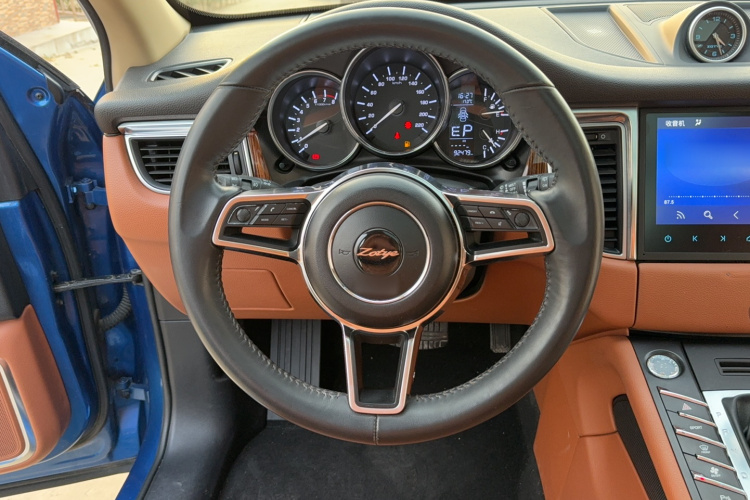 众泰SR9 2017款 2.0T 自动极致之心版局部细节13