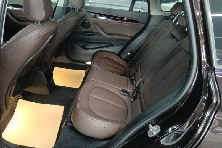 宝马X1 2018款 sDrive18Li 尊享型中控内饰21