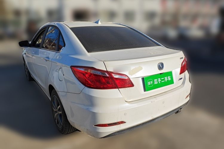 长安 逸动 2016款 1.6L 自动风尚型车身外观6003