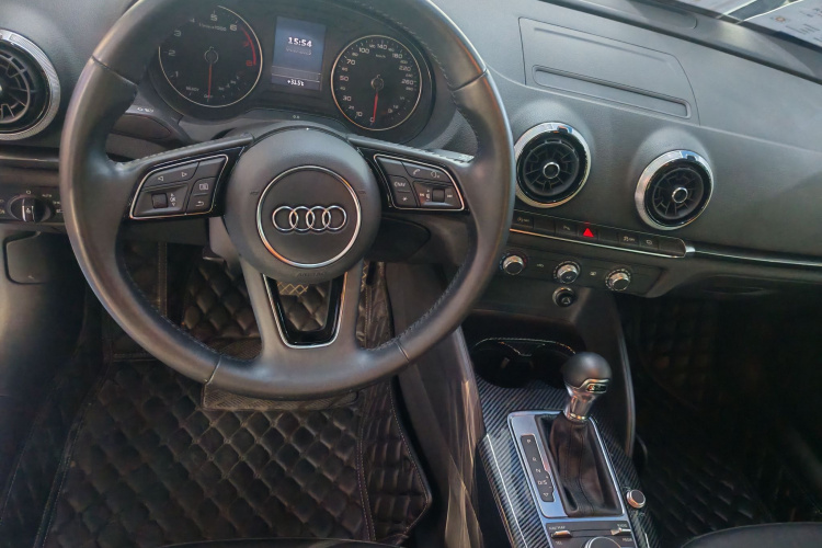 奥迪A3 2019款 Limousine 35 TFSI 时尚型 国V中控内饰7001