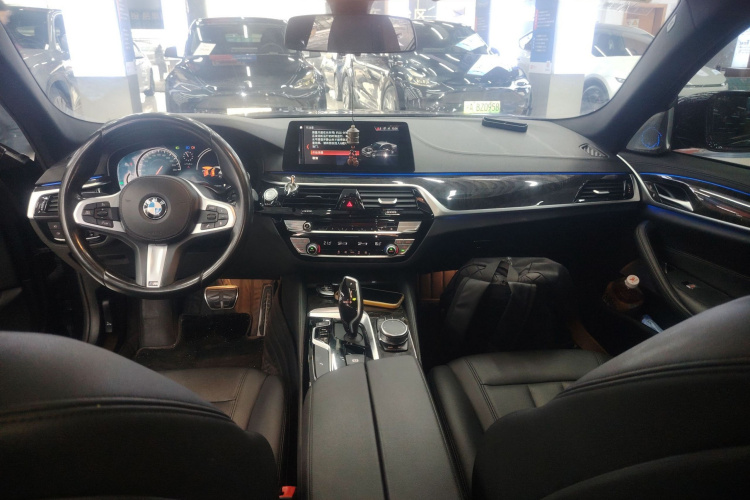 宝马5系 2018款 525Li M运动套装中控内饰7002