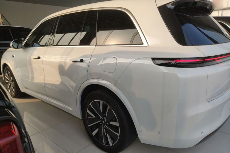 理想汽车 理想L8 2025款 Max 智能焕新版车身外观6003