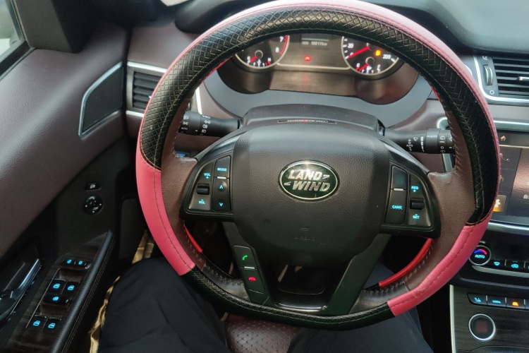 陆风X7 2015款 2.0T 全景尊贵版局部细节13