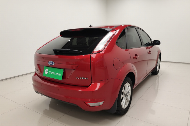 福特 福克斯 2013款 两厢经典 1.8L 手动基本型车身外观7