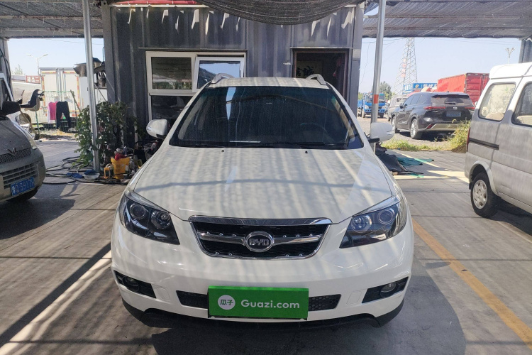 比亚迪S6 2014款 2.0L 手动豪华型 5座车身外观6001