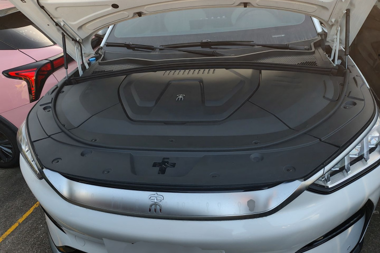 比亚迪 宋PLUS新能源 2021款 EV 旗舰型机舱底盘24
