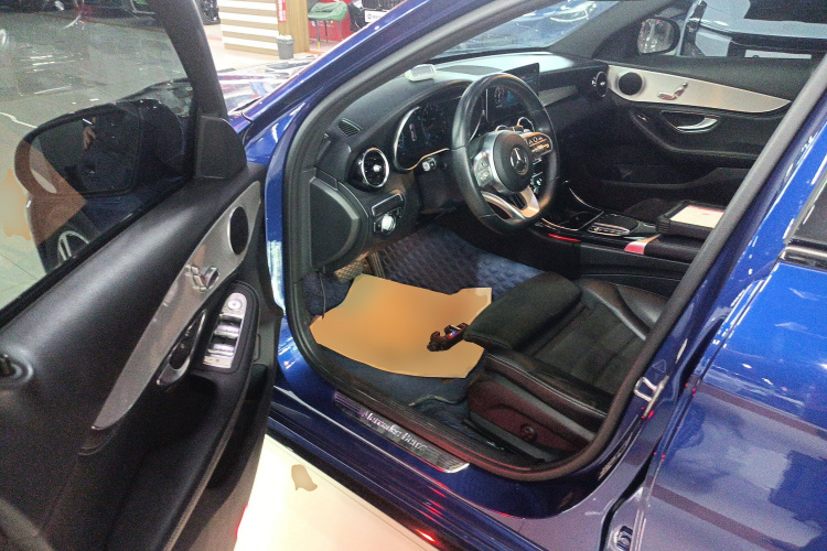 奔驰C级 2020款 C 260 运动版中控内饰20