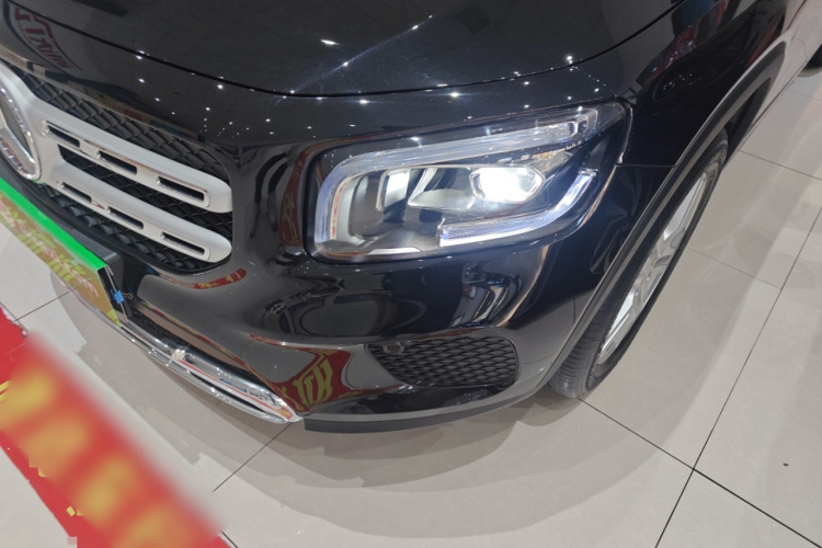 奔驰GLB 2023款 改款 GLB 200 动感型局部细节36