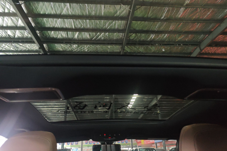 奔驰E级 2021款 改款 E 300 L 运动时尚型局部细节22