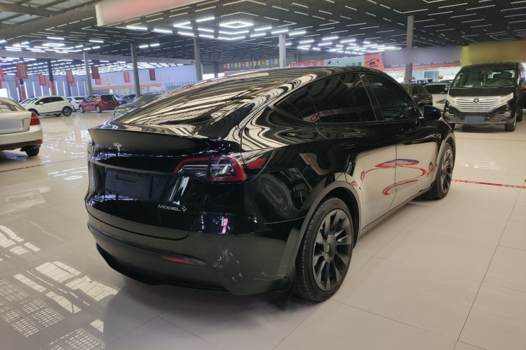 特斯拉 Model Y 2022款 改款 后轮驱动版车身外观6006