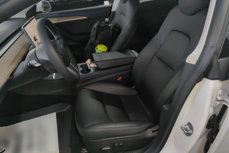 特斯拉 Model 3 2022款 后轮驱动版局部细节19