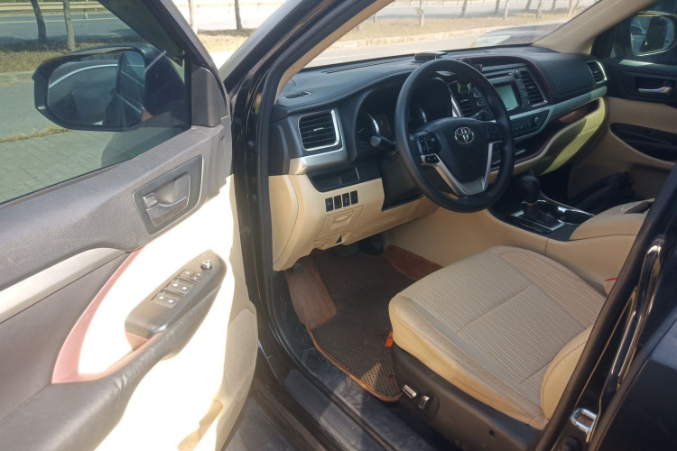 丰田 汉兰达 2015款 2.0T 两驱精英版 5座中控内饰20