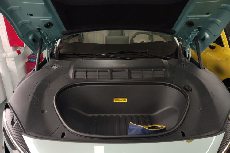 小米汽车 小米YU7 2025款 超长续航高性能四驱Max版局部细节24