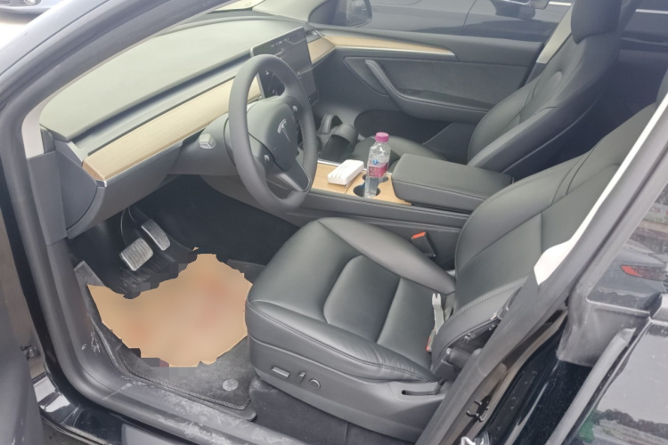 特斯拉 Model Y 2021款 标准续航后驱版中控内饰19