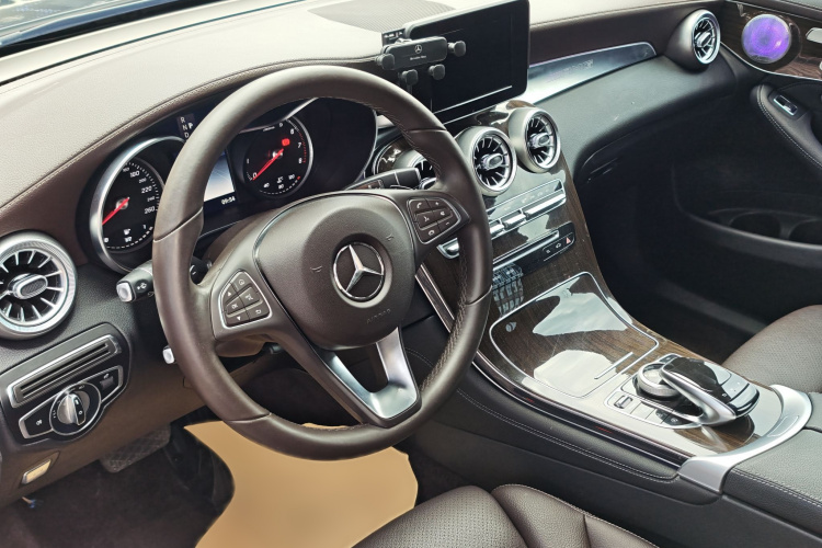 奔驰GLC 2019款 GLC 260 L 4MATIC 动感型中控内饰7002