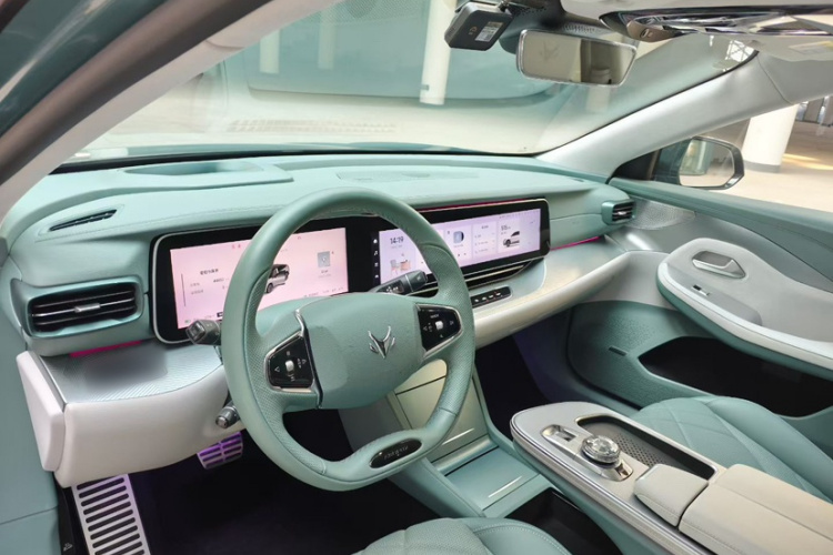 ARCFOX极狐 极狐 阿尔法S(ARCFOX αS) 2023款 735E+ 森林版 160kW中控内饰7005