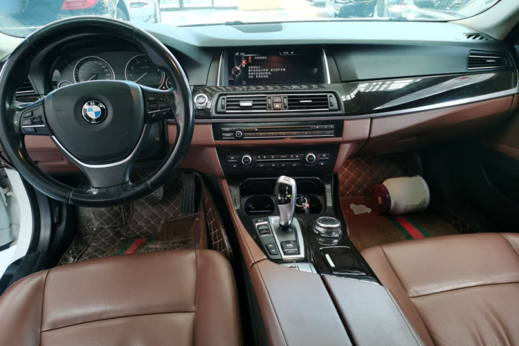宝马5系 2014款 528Li xDrive领先型中控内饰12