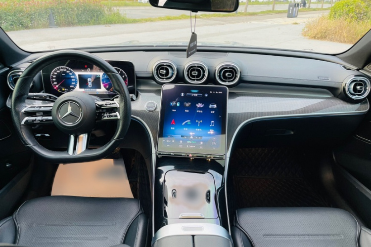 奔驰C级 2022款 C 260 L 运动版中控内饰7011