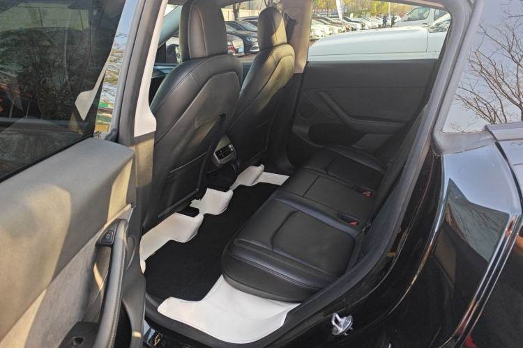 特斯拉 Model Y 2021款 标准续航后驱版中控内饰21