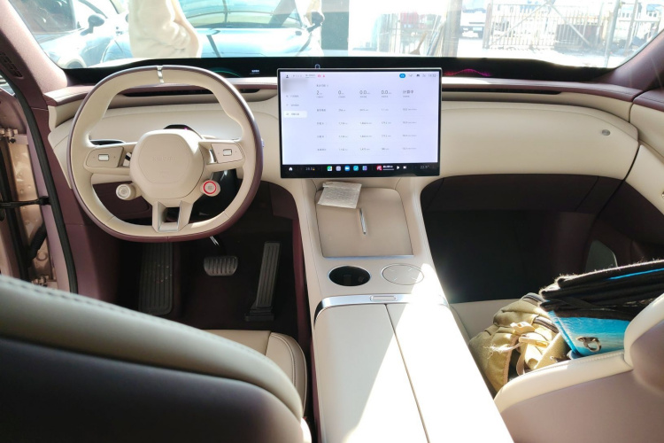 小米汽车 小米YU7 2025款 超长续航后驱版中控内饰12