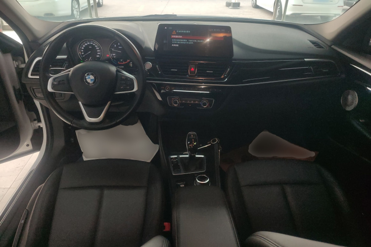 宝马1系 2023款 120i M运动版中控内饰12