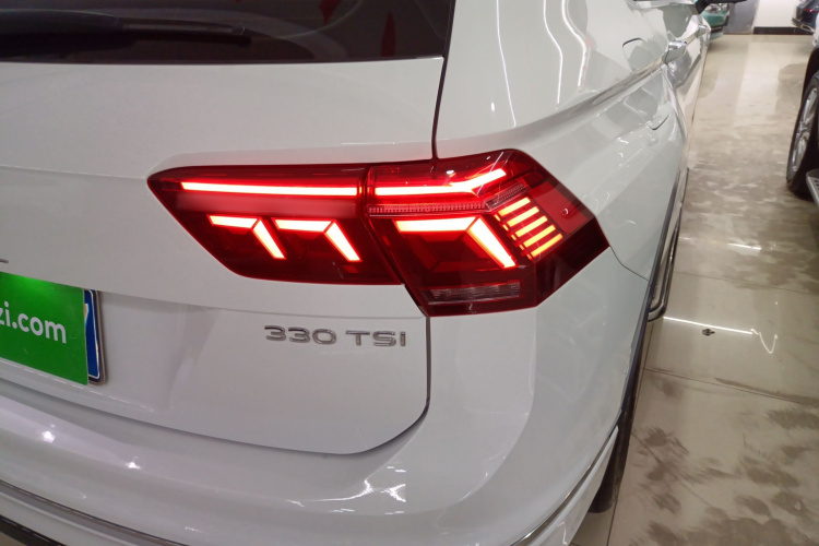 大众 途观L 2023款 330TSI 自动两驱R-Line旗舰版车身外观6006