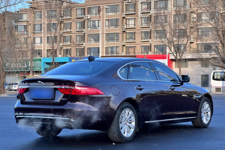 捷豹XFL 2017款 XFL 2.0T 240PS 尊享版车身外观6005