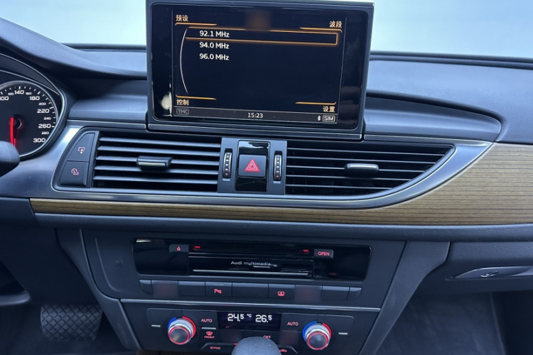 奥迪A6L 2018款 30周年年型 30 FSI 风尚型中控内饰7006