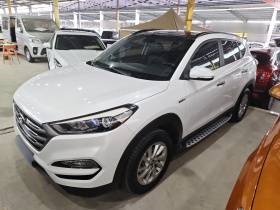 现代 途胜 2018款 1.6T 双离合两驱15周年特别版