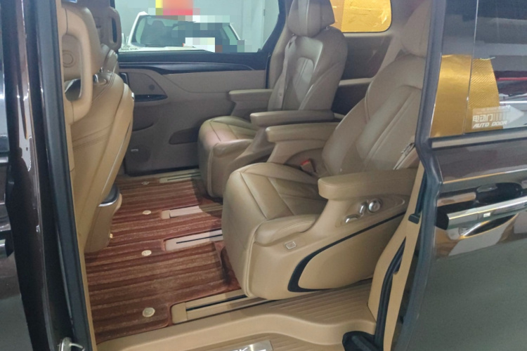 别克GL8 2021款 ES陆尊 653T 旗舰型中控内饰21