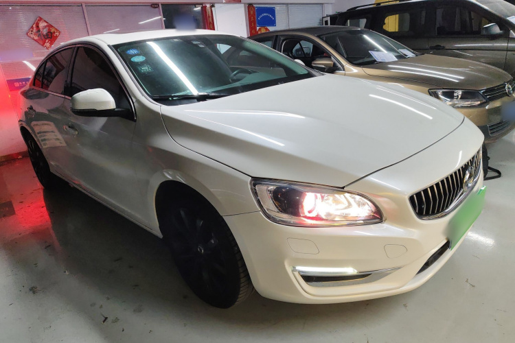 沃尔沃S60 2019款 S60L 改款 T5 智进进阶版车身外观3