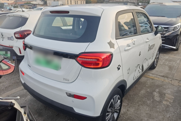 零跑汽车 零跑T03 2021款 400轻享版 磷酸铁锂车身外观7