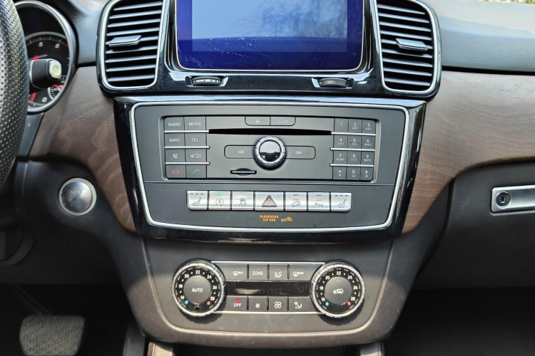 奔驰GLE 2016款 GLE 320 4MATIC 动感型中控内饰7003