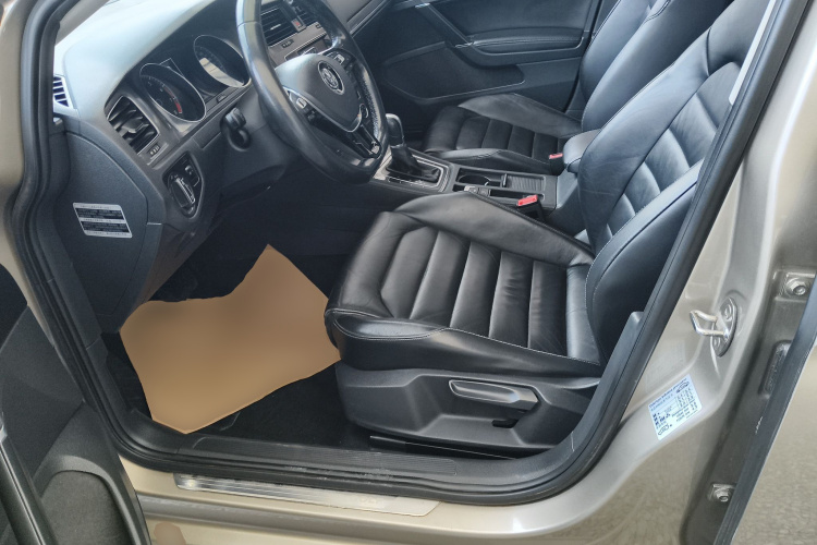 大众 高尔夫 2016款 230TSI 自动豪华型中控内饰19