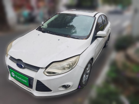 福特 福克斯 2012款 三厢 1.6L 自动风尚型