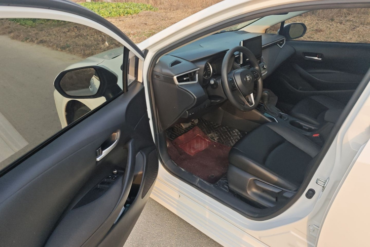丰田 卡罗拉 2019款 1.2T S-CVT GL-i精英版中控内饰20