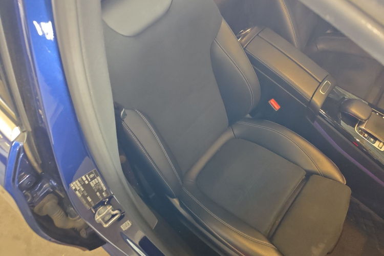 奔驰A级 2020款 A 200 L 运动轿车局部细节41