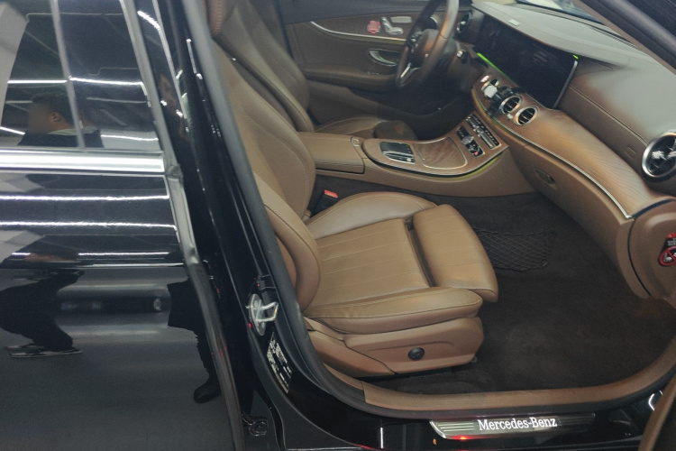 奔驰E级 2020款 E 260 L局部细节41