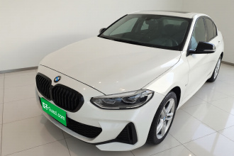 宝马1系 2022款 120i M运动曜夜版