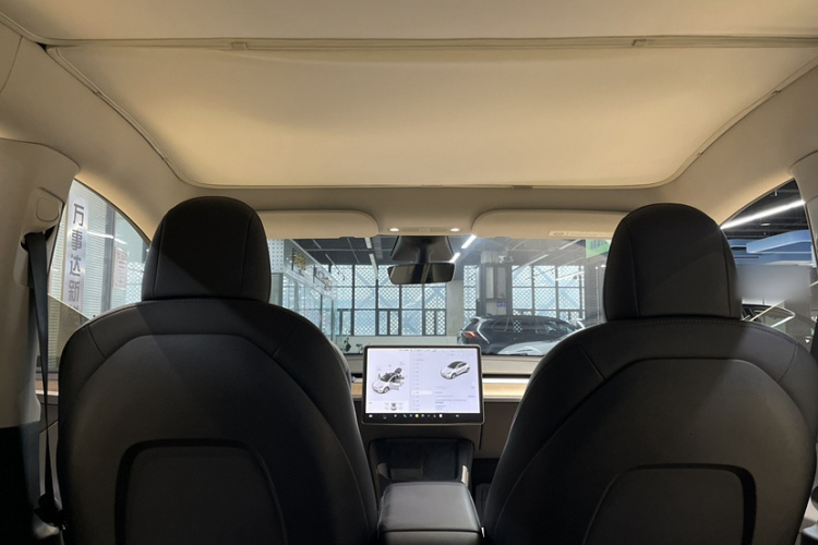 特斯拉 Model Y 2021款 标准续航后驱版局部细节22