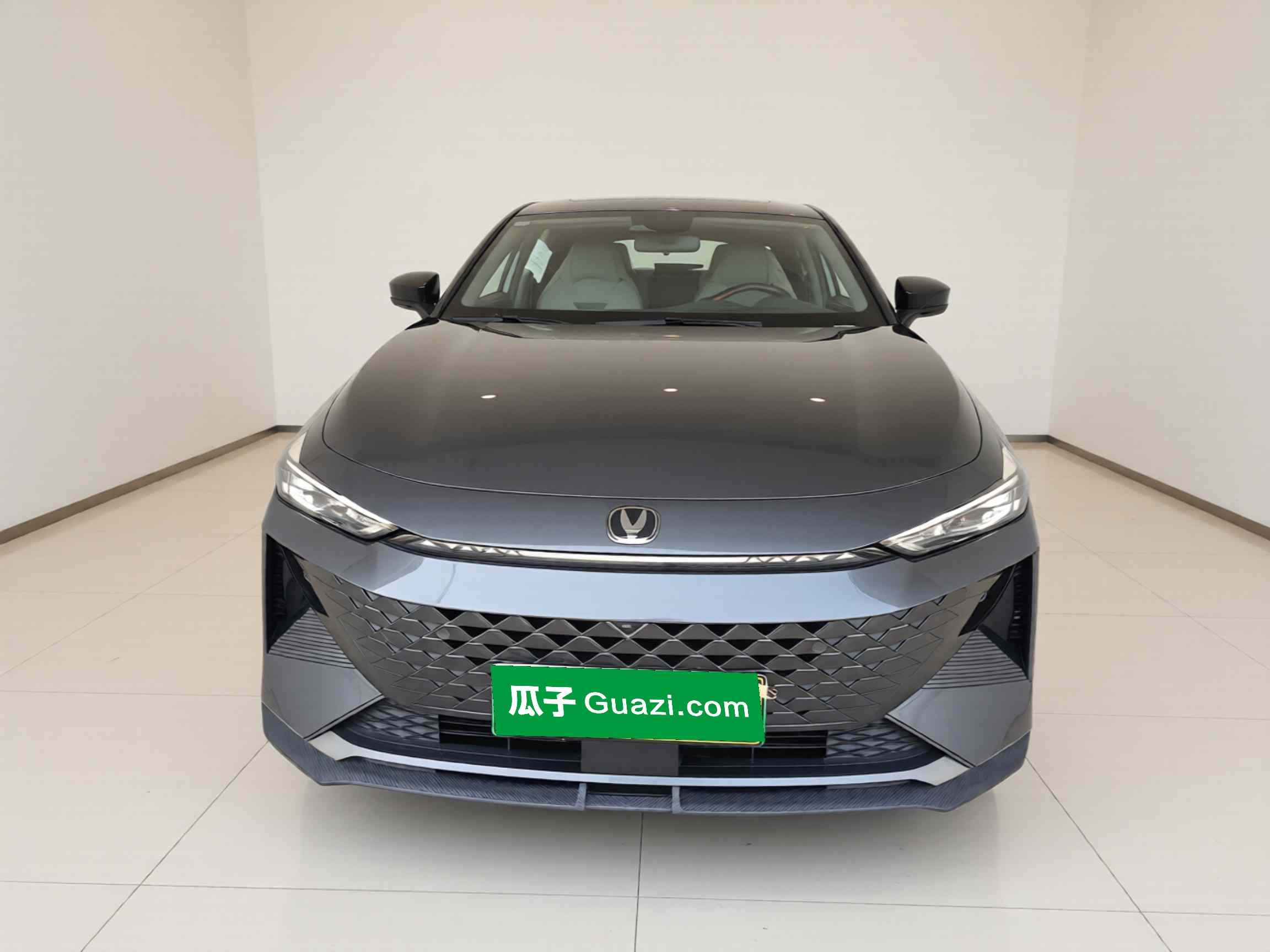 长安UNI-V 智电iDD 2024款 蓝鲸智电iDD 136km 智酷型(1)