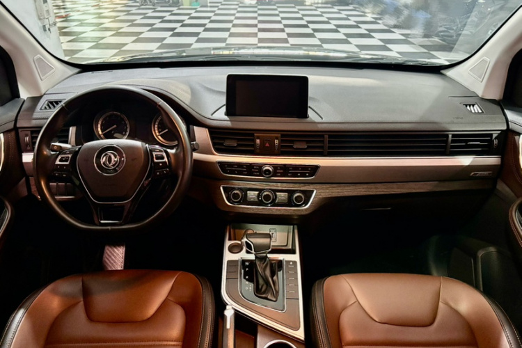 东风风行 景逸X6 2017款 乐享系列 1.5T CVT豪华型中控内饰7003