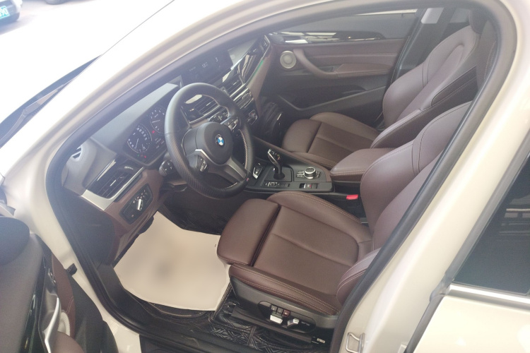 宝马X1 2022款 sDrive25Li 领先型中控内饰20