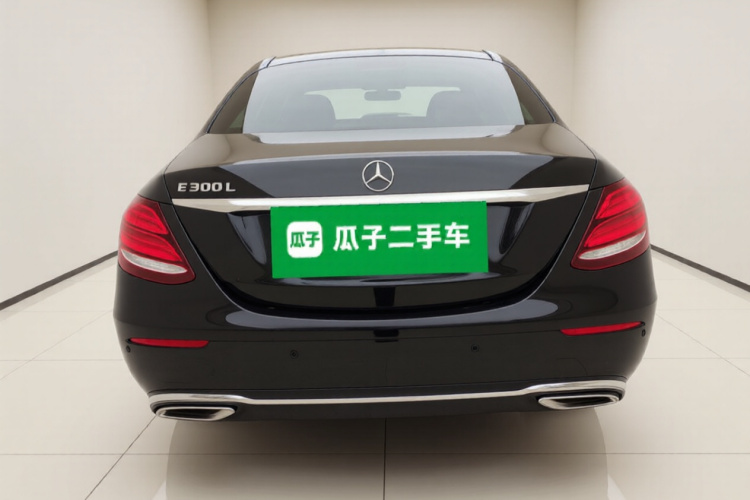 奔驰E级 2018款 改款 E 300 L 豪华型车身外观6