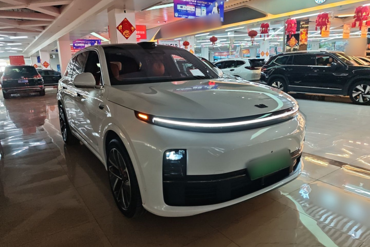 理想汽车 理想L7 2025款 Max 智能焕新版车身外观3